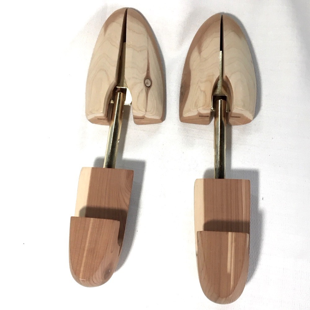Cedar‎ Shoe Strechers M